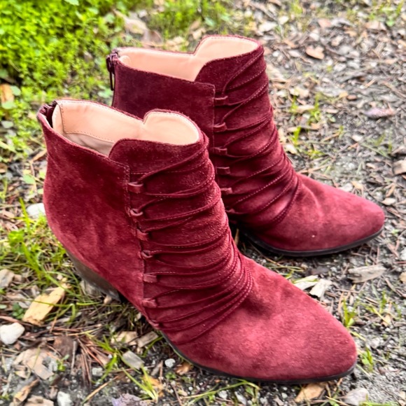 Sole Society Shoes - SOLE SOCIETY Burgundy Suede Ruched Ankle Boots Block Heel Side Zip Women's 7.5